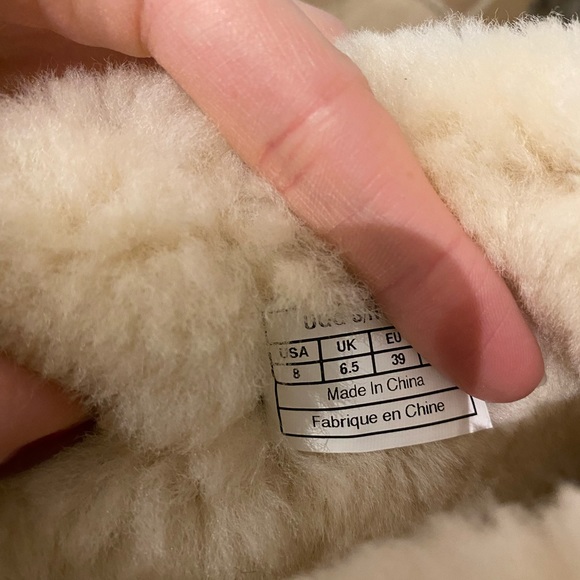 Authentic Bailey Button Triplet Ugg Boot - Picture 5 of 5